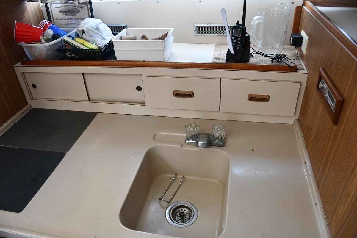 Used 1979 Bertram 28 Flybridge Cruiser