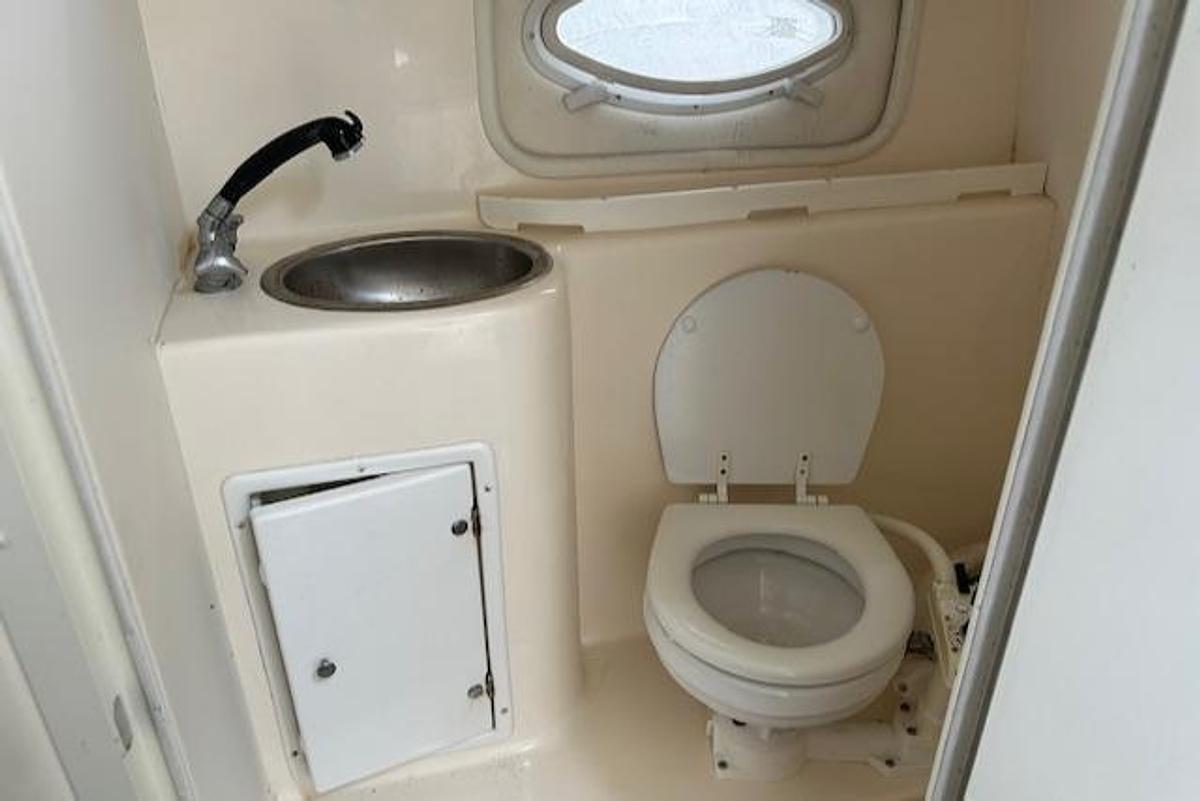 Used 2001 Rinker Fiesta Vee 270