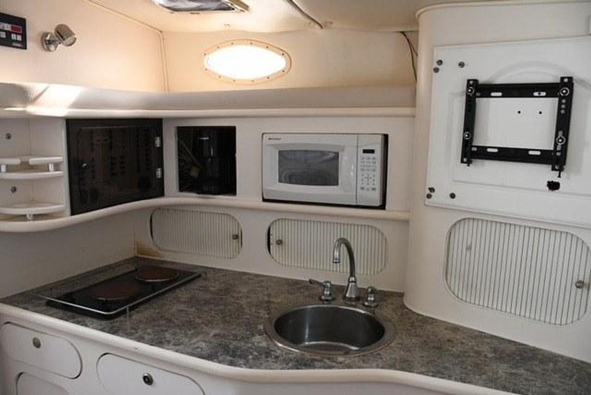 Used 1999 Rinker Fiesta Vee 330