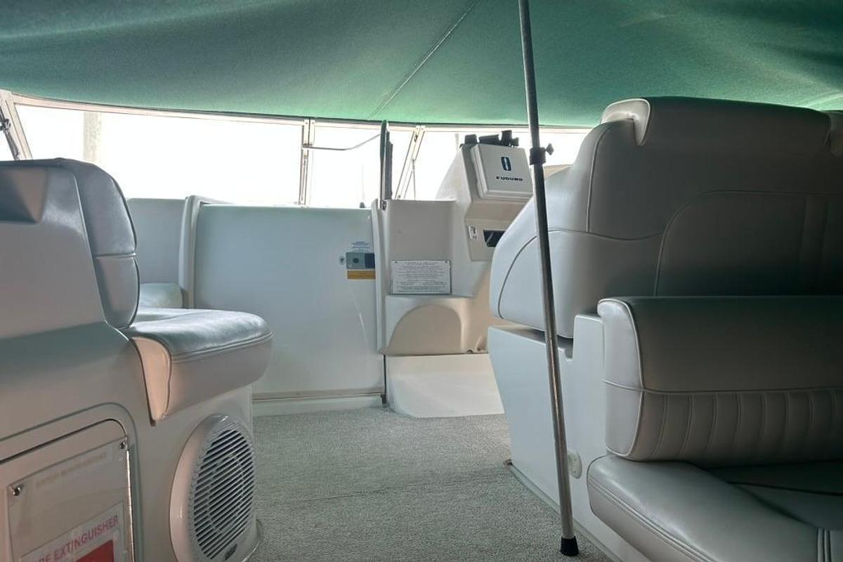 Used 2000 Cruisers Yachts 3375 Esprit