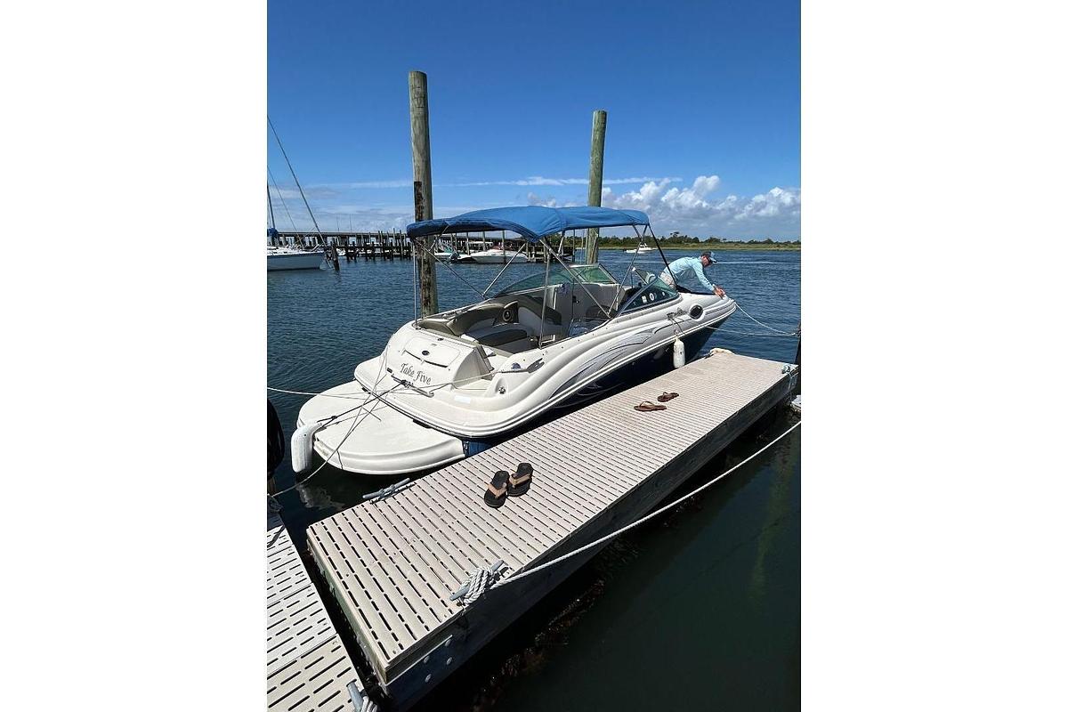 Used 2006 Sea Ray 240 Sundeck