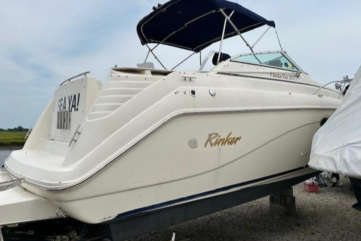 Used 2001 Rinker Fiesta Vee 270