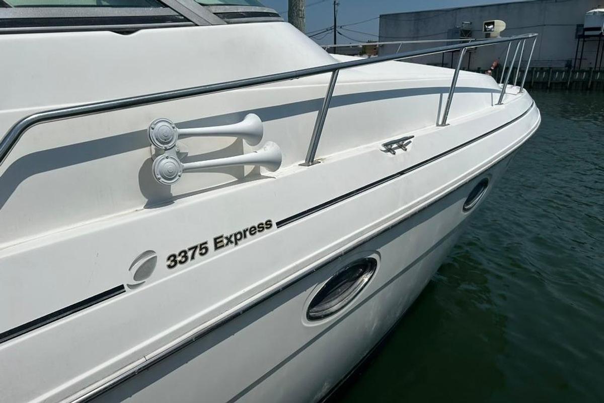 Used 2000 Cruisers Yachts 3375 Esprit