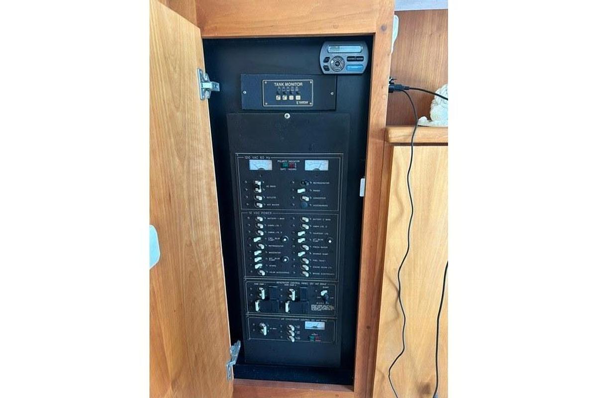 Used 1998 Silverton 37 Convertible
