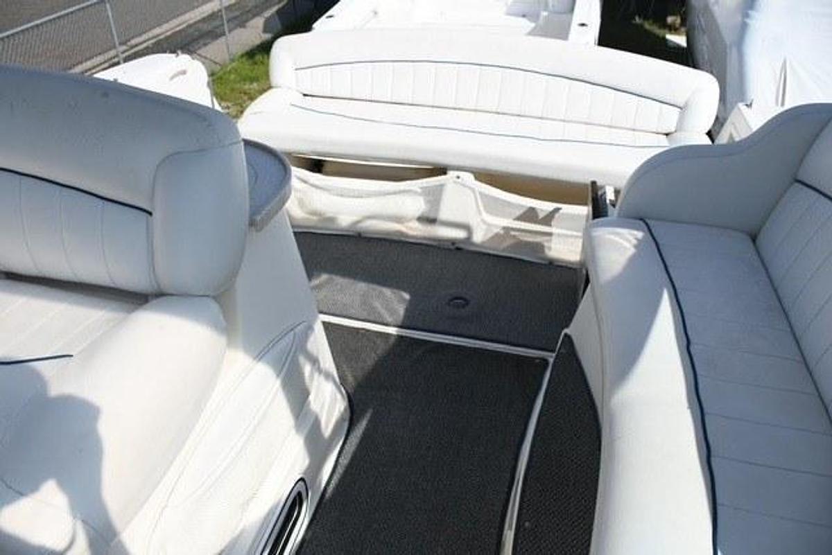 Used 1999 Rinker Fiesta Vee 330