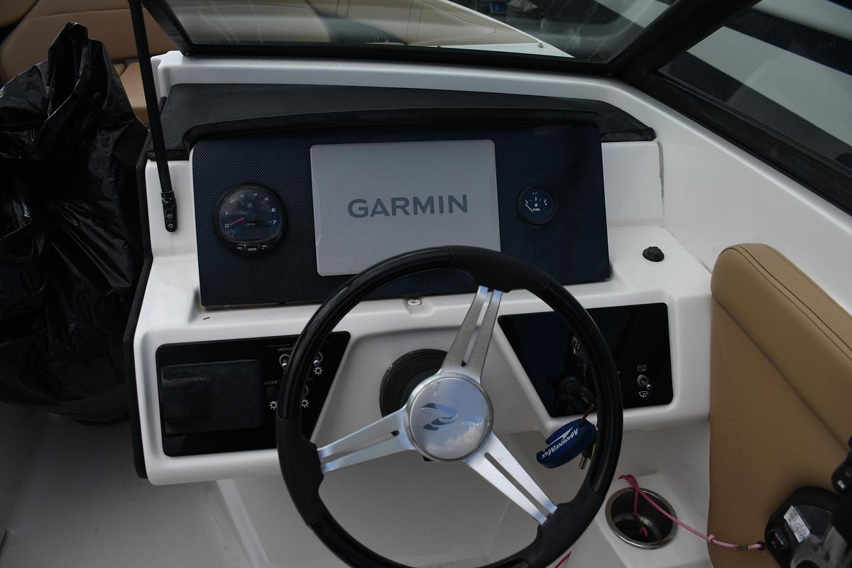 Used 2023 Sea Ray 230 SPX OB