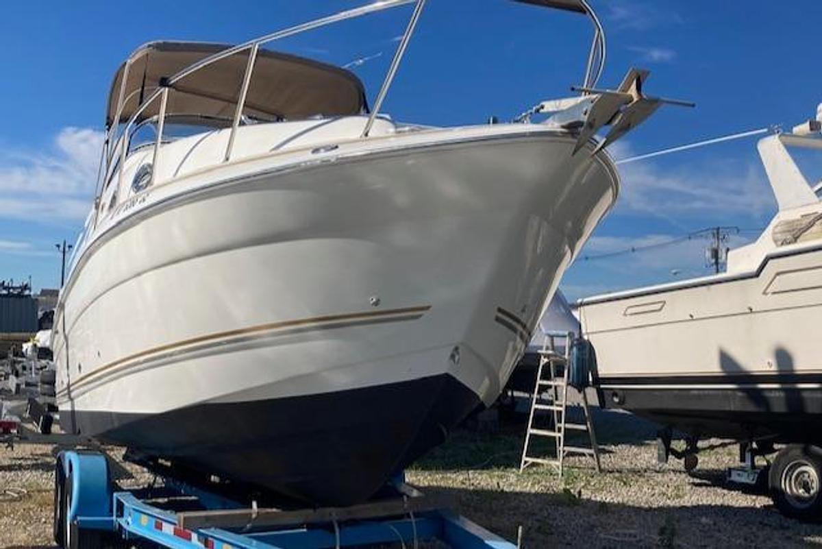 Used 2004 Larson Cabrio 240