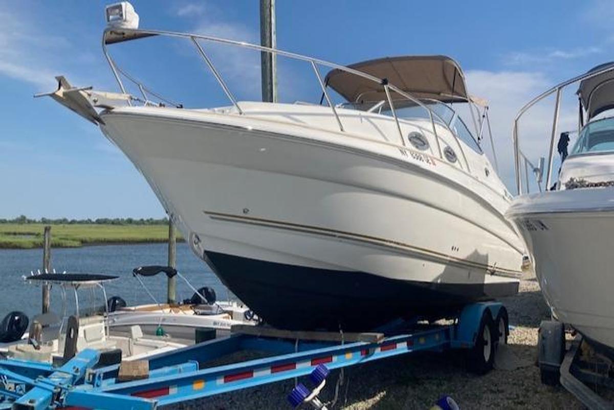 Used 2004 Larson Cabrio 240