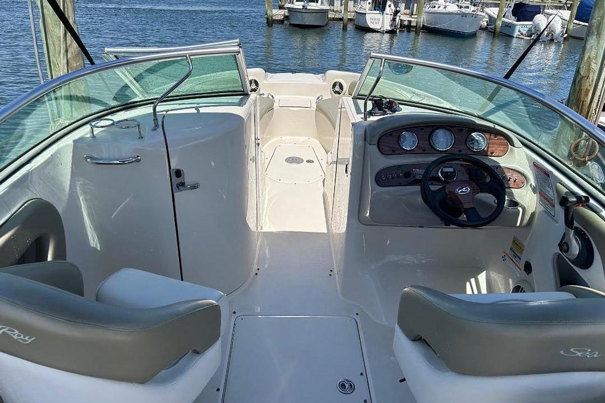 Used 2006 Sea Ray 240 Sundeck