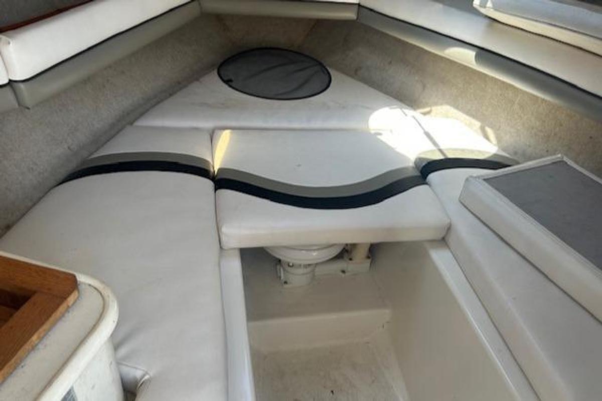 Used 2001 Seaswirl Striper 2601 Walkaround O/B