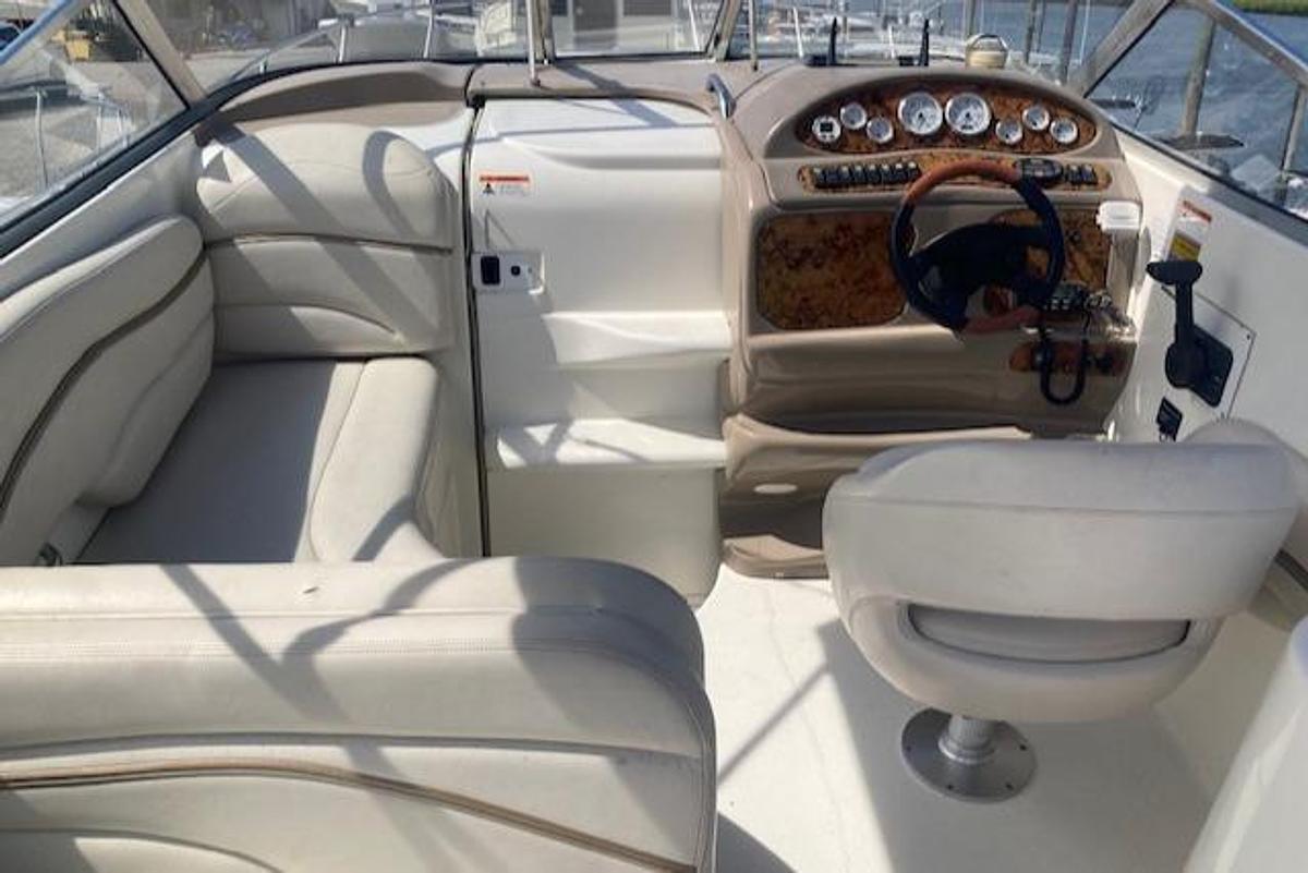 Used 2004 Larson Cabrio 240