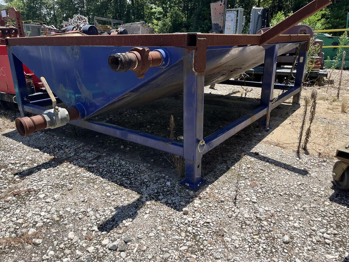 Used shaker V bottom tank
