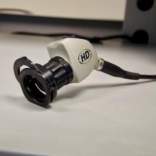 D'occasion COLONNE DE COELIOSCOPIE STRYKER AVEC CAMERA HD ET DEUX ECRANS PLATS