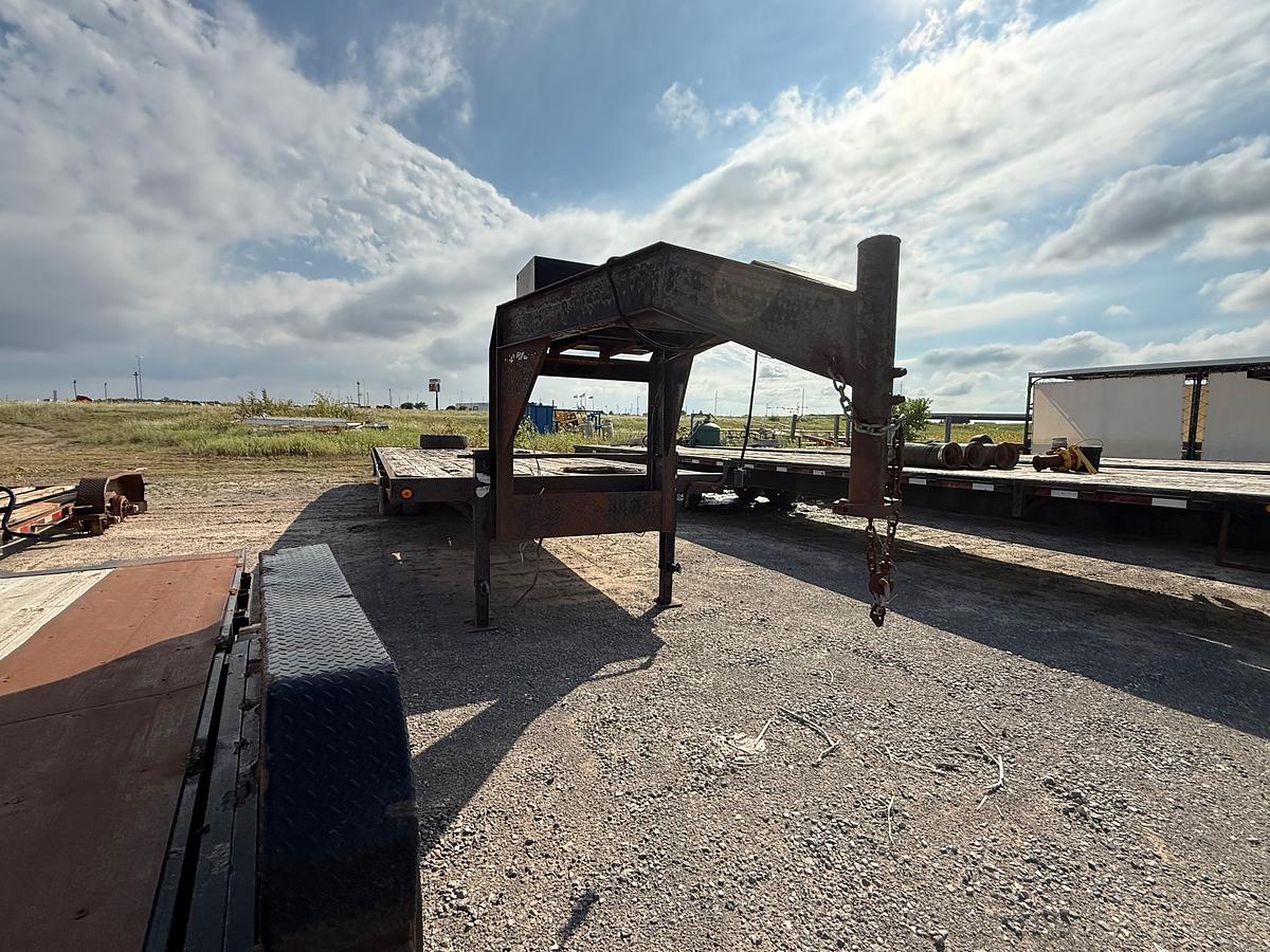 Used 32FT Dovetail Gooseneck Trailer