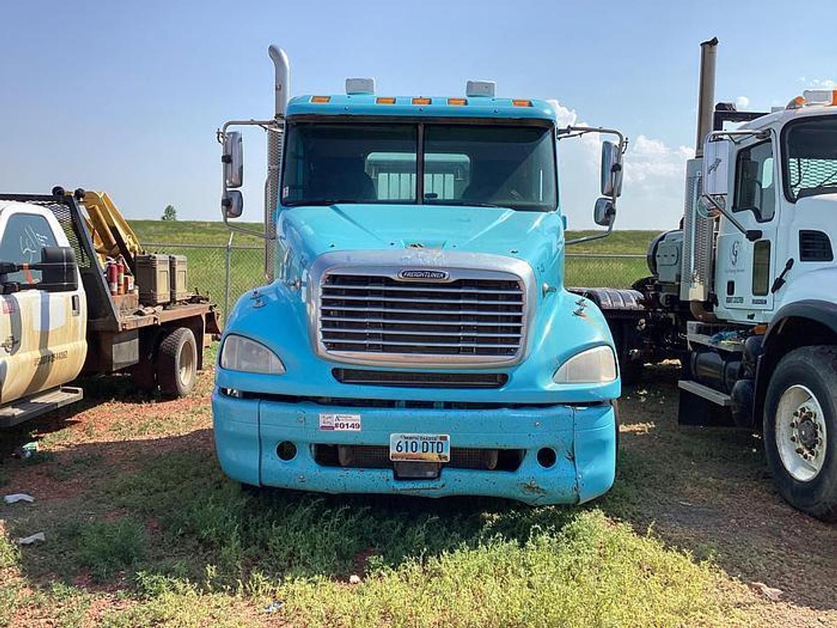 Used 2005 Freightliner Cascadia