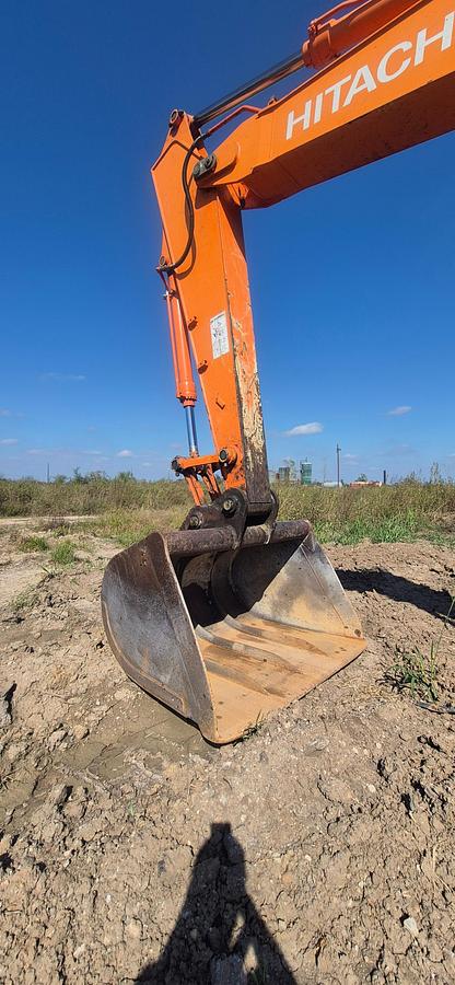 Used 2015 HitachiZaxis 160LC