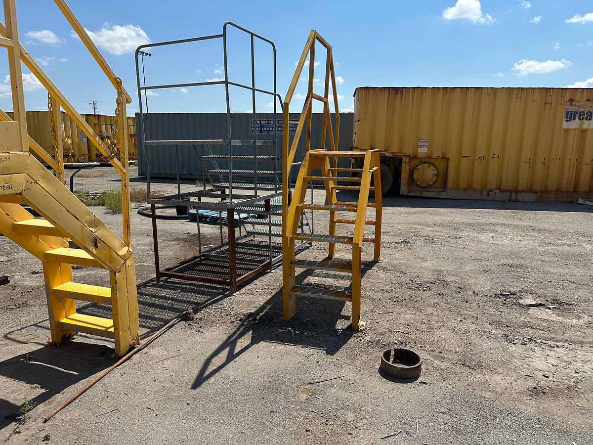 Used Metal Fence/BurmCrossing