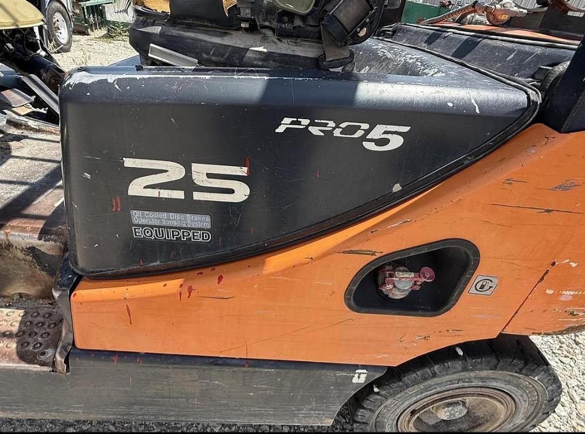 Used 2012 Doosan G25P-5 Forklift