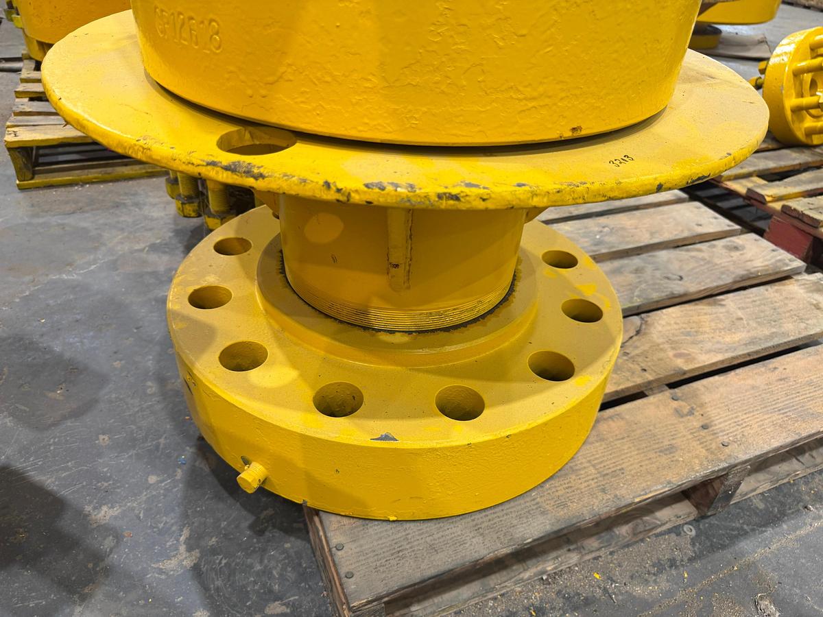 Used 11- 5m Flange with Workplate