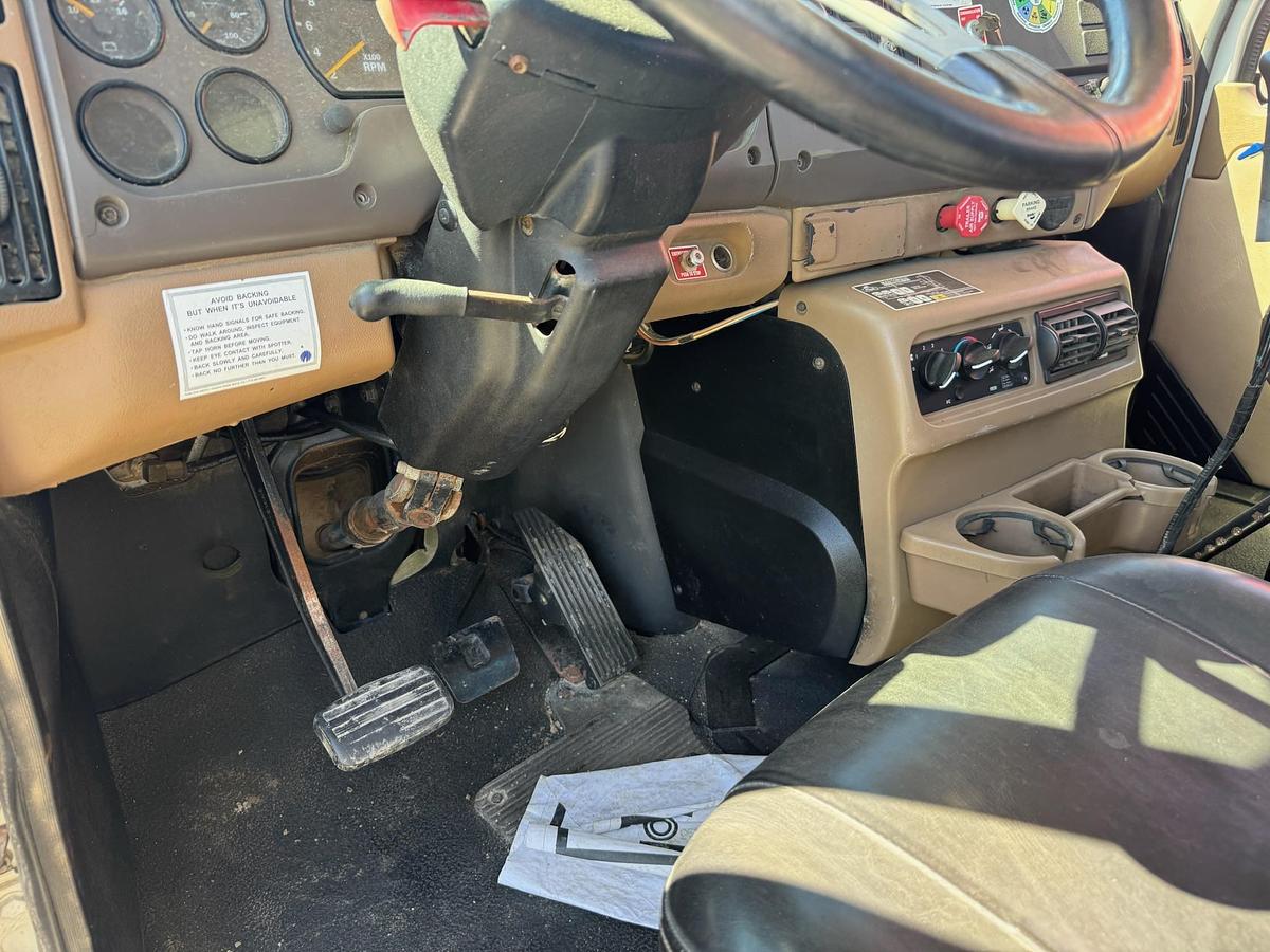 Used 2005 Mack Haul Truck CV713