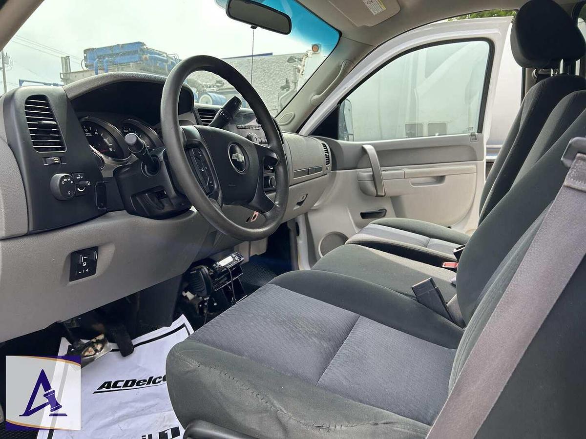 Used 2013 GMC 3500HD Crew Cab Flatbed Bed