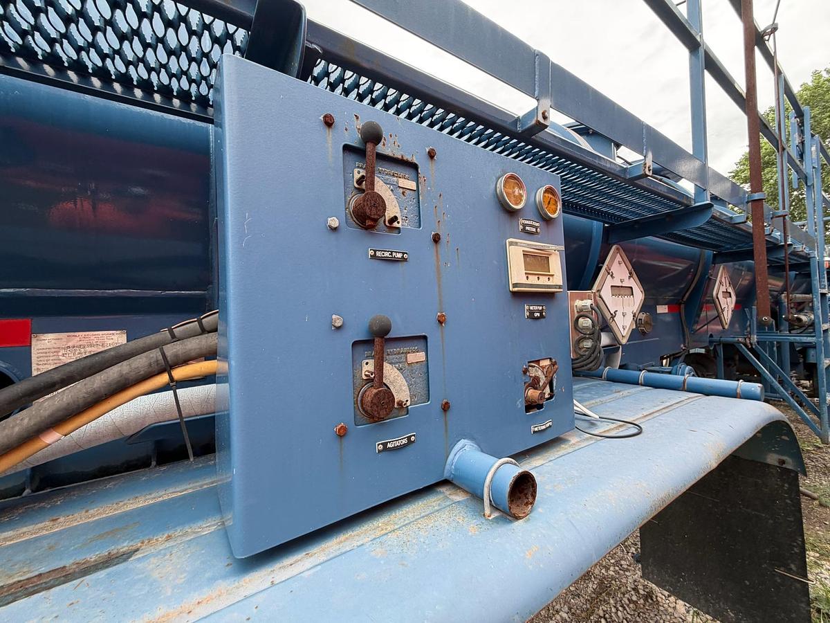 Used 2006 Worley Welding Works 4,100 Gallon 3-Comp Acid Transport Trailer