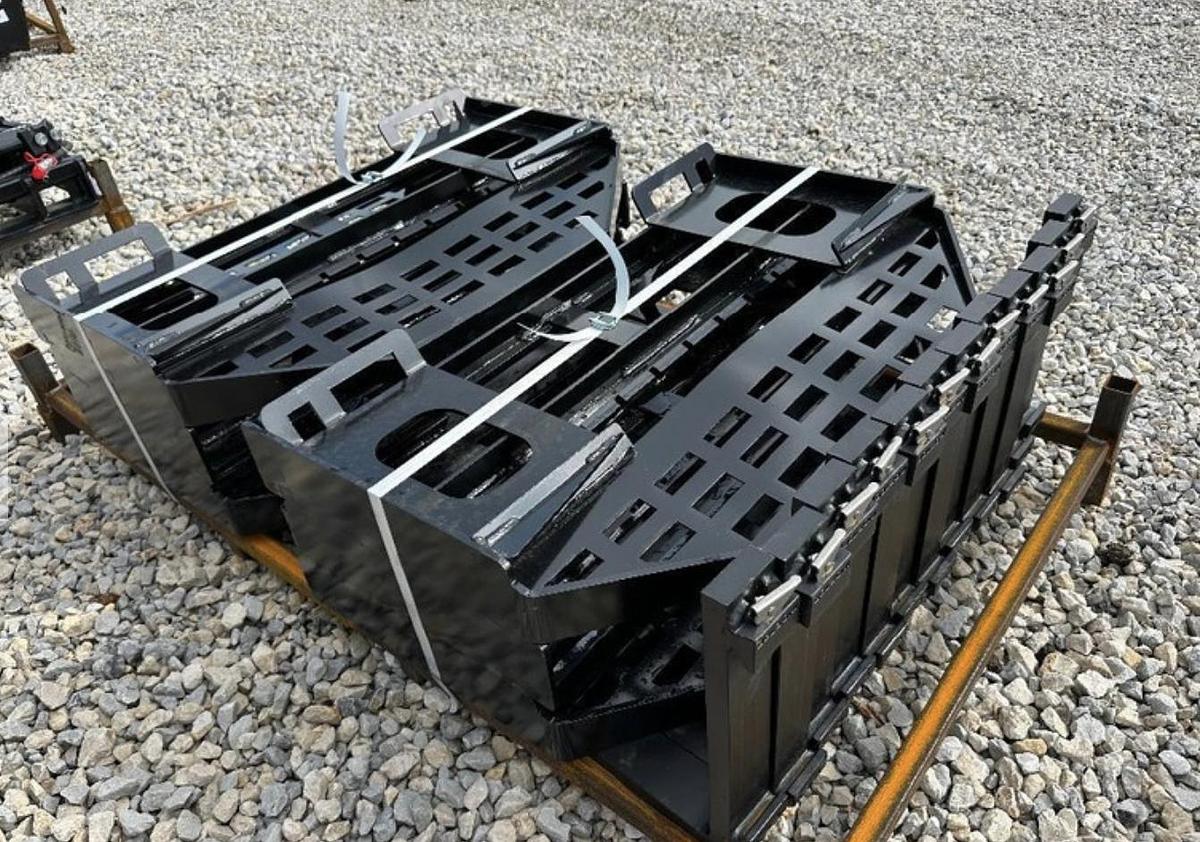 Used 2026 GIYI GY-DHC 59in Forks Skid Steer Attachment (UNUSED)