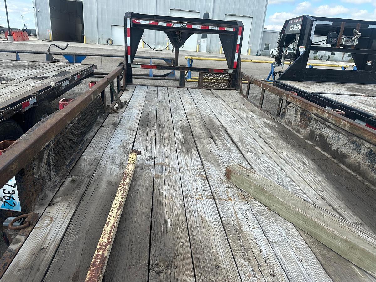 Used 2013 Lonestar Trailer MFG 16' GooseneckTrailer