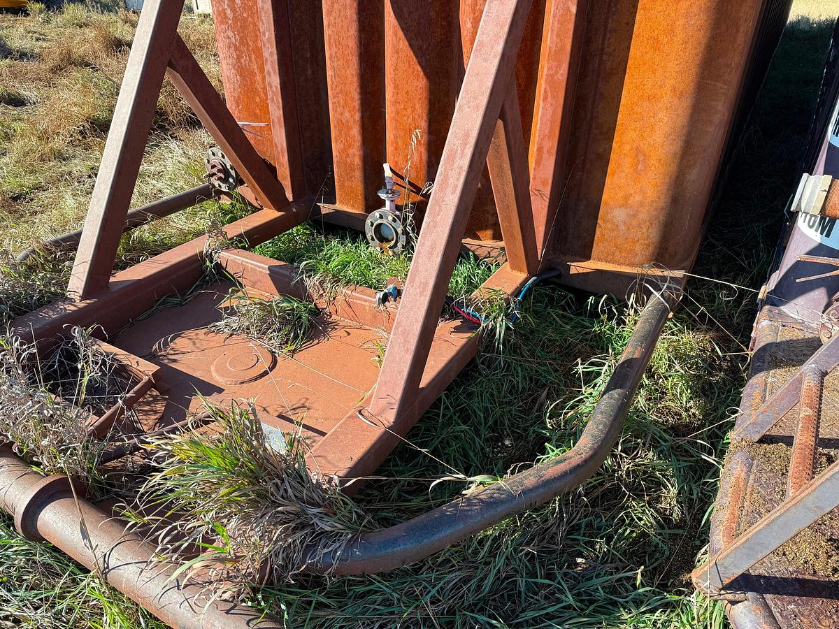 Used 550 BBL Trailer Mounted Open Top Frac Tank