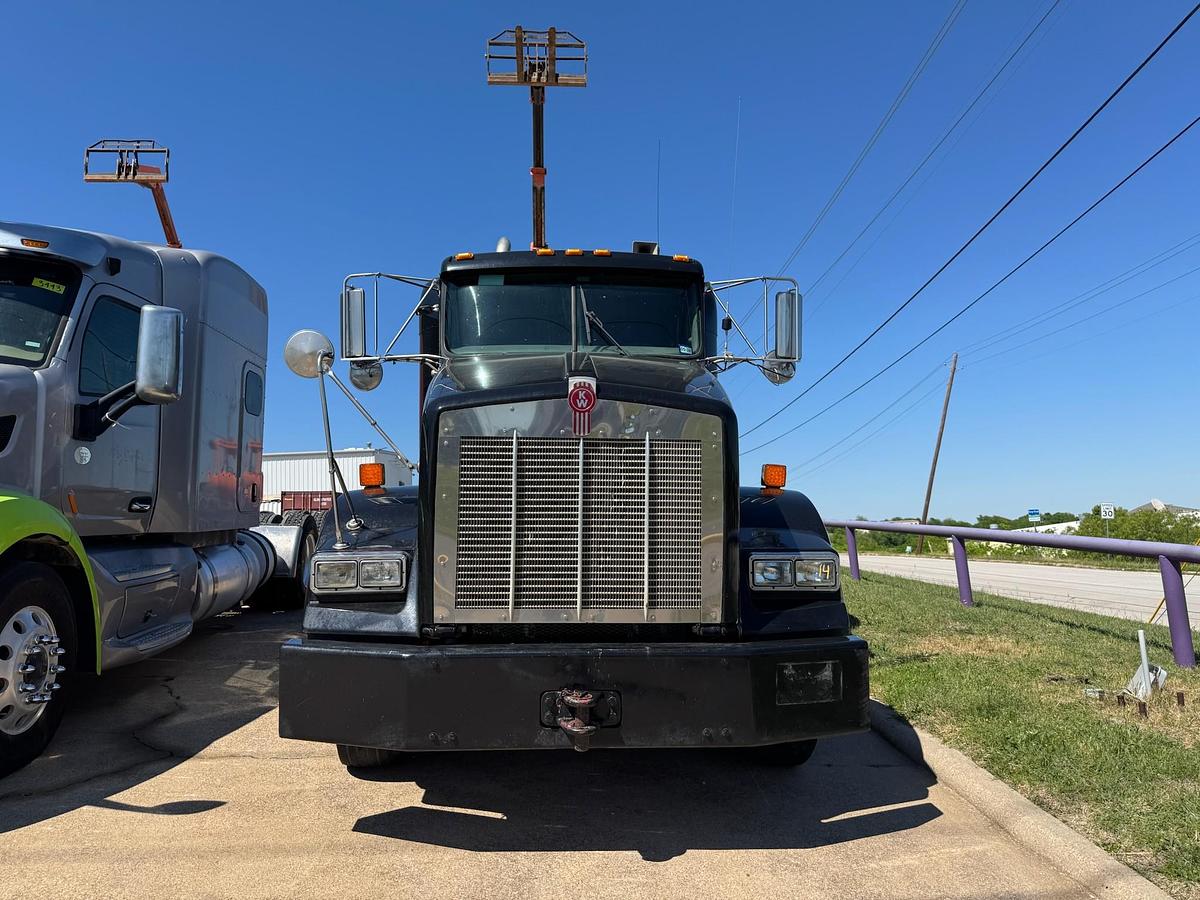 Used 2007 Kenworth T800 6x4 Sleeper Truck Tractor