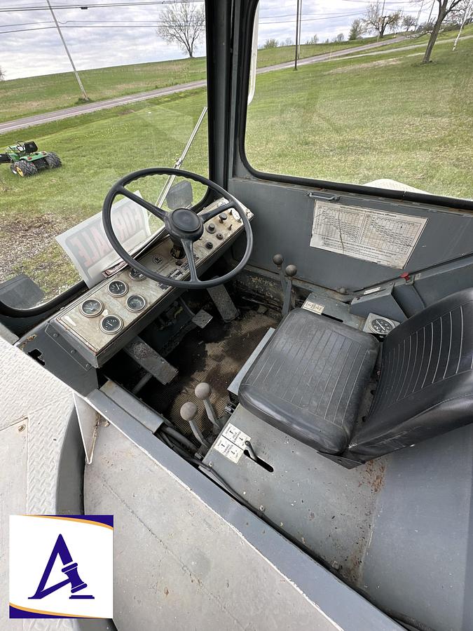 Used 1984 JLG 8812 55' Boom 10' Jib