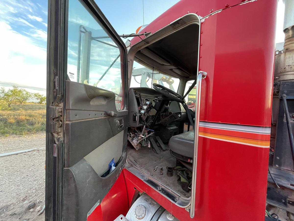 Used 2007 Kenworth T300