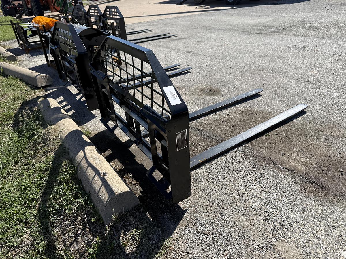 Used 2026 CAPTOK CK-DHC 60in Forks Skid Steer Attachment (UNUSED)