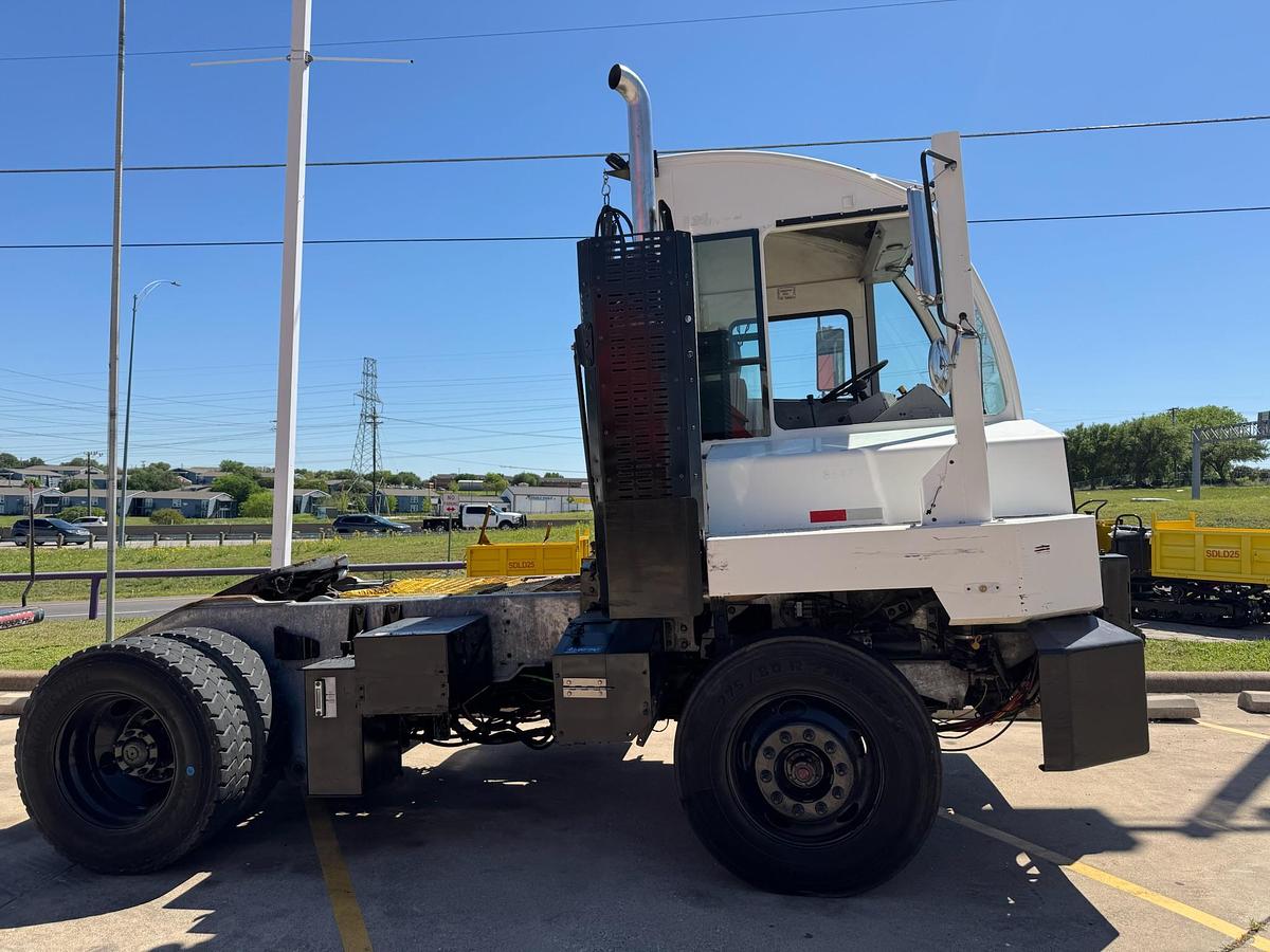 Used 2019 Autocar 4x2 Spotter Truck