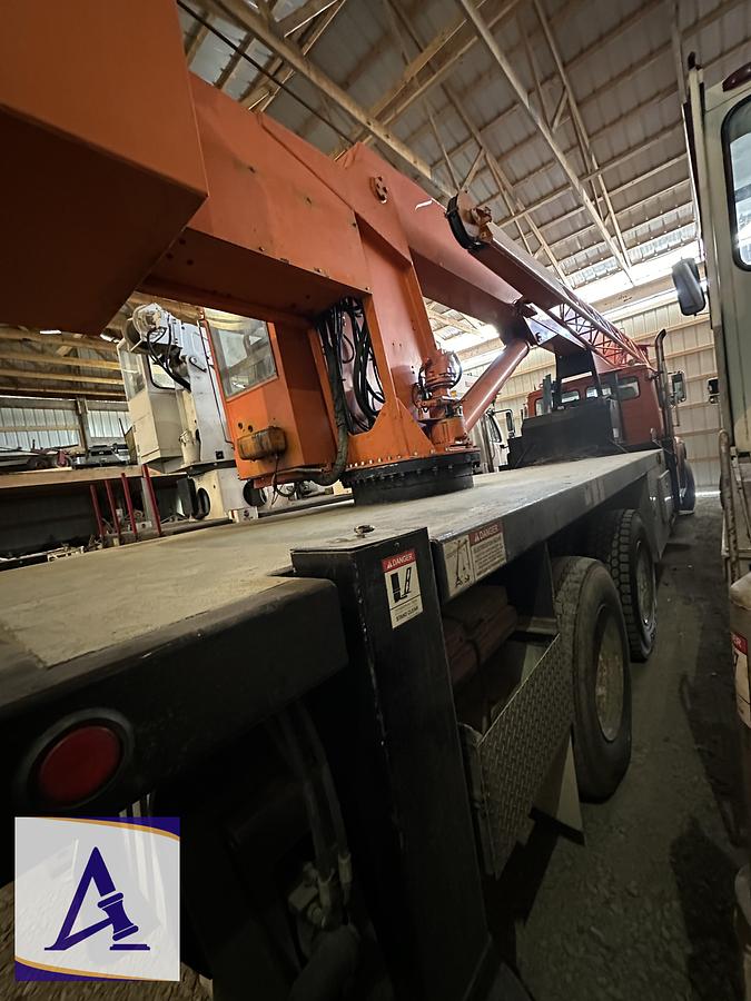 Used 1999 QMC 4170 - 70' boom, 29" Jib