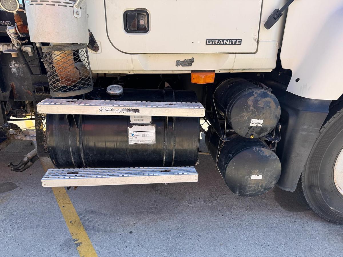 Used 2005 Mack Haul Truck CV713