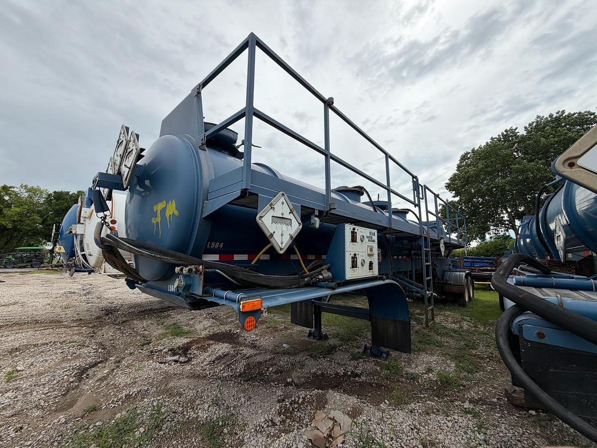 Used 2006 Worley Welding Works 4,100 Gallon 3-Comp Acid Transport Trailer