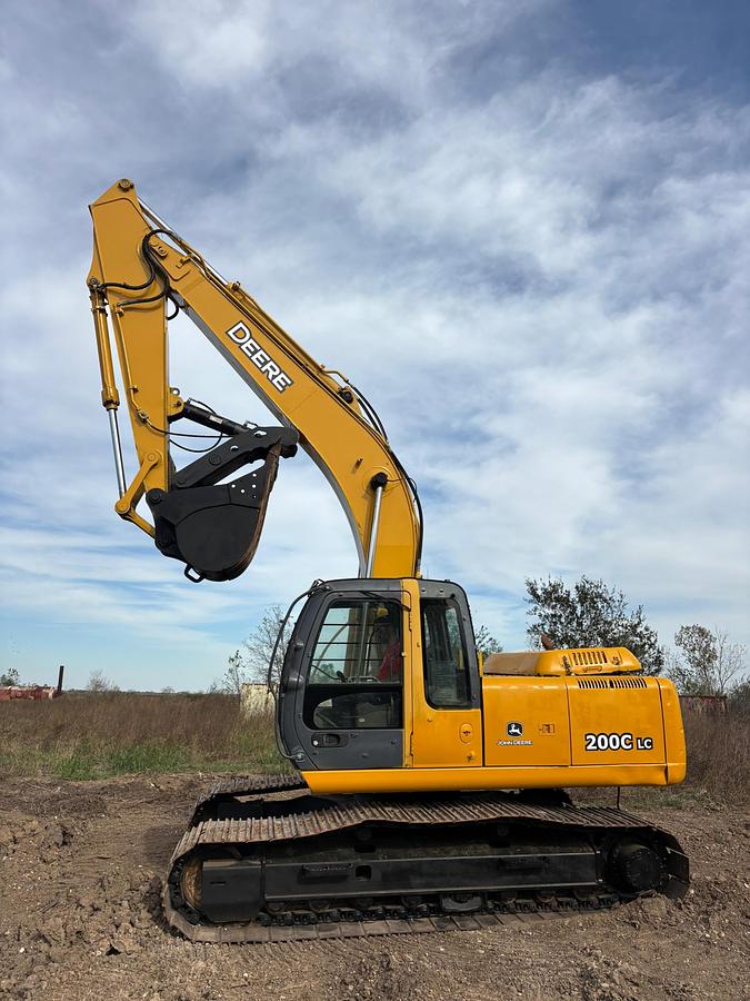 Used 2005 John Deere 200LC Excavator