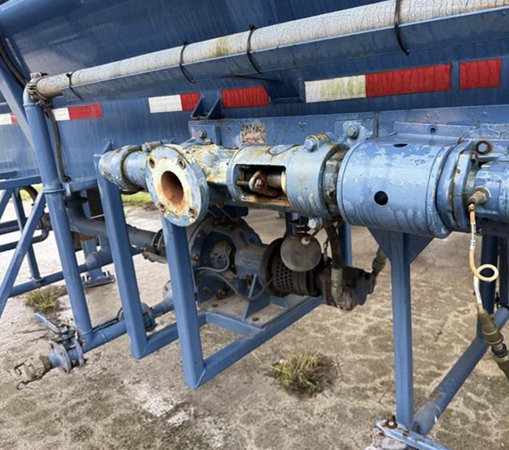 Used 2006 Worley Welding Works 4,100 Gallon 3-Comp Acid Transport Trailer