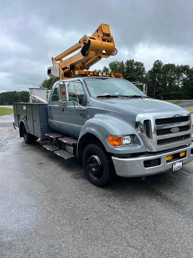 Used 2008 Ford F650 Boom Truck