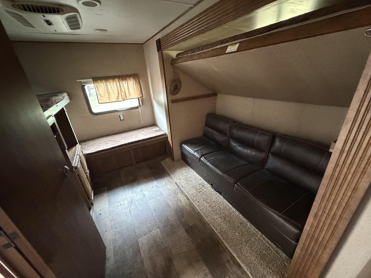 Used 2018 Longhorn Crossroads Bumper Pull Travel Trailer Bunkhouse