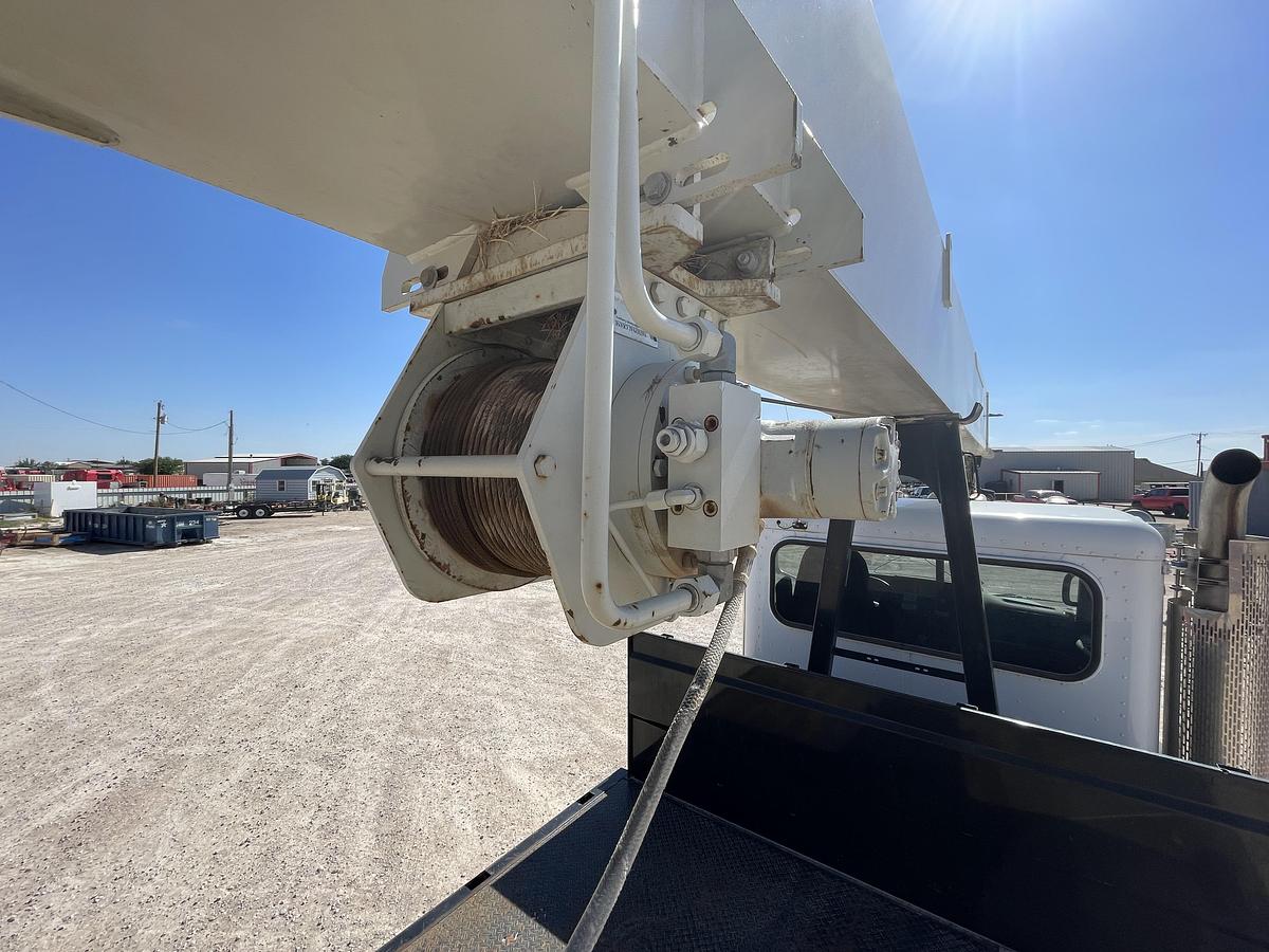 Used 2012 Peterbilt 367 Service Truck with National 900A Crane