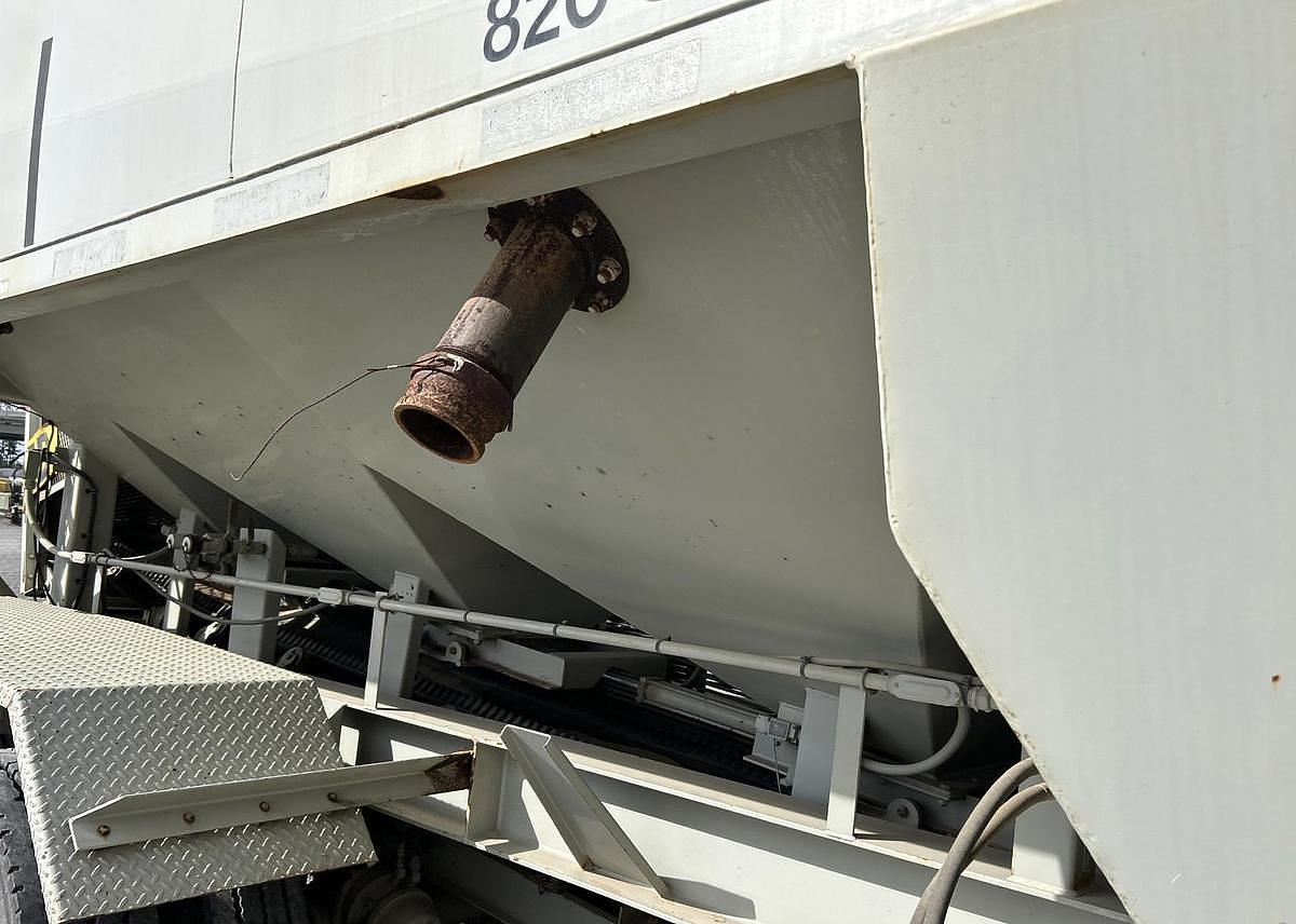Used 2011 Appco FS-40 Bulk Sand Storage Trailer
