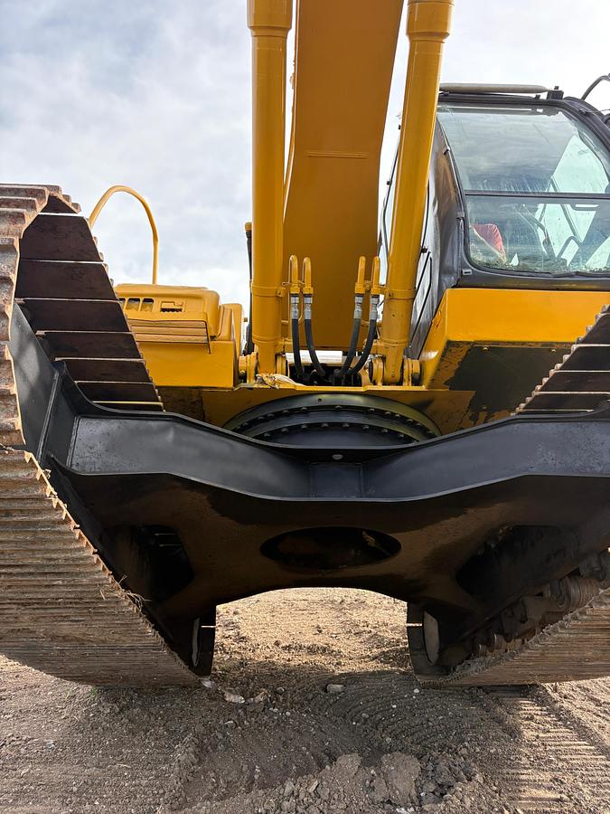 Used 2005 John Deere 200LC Excavator