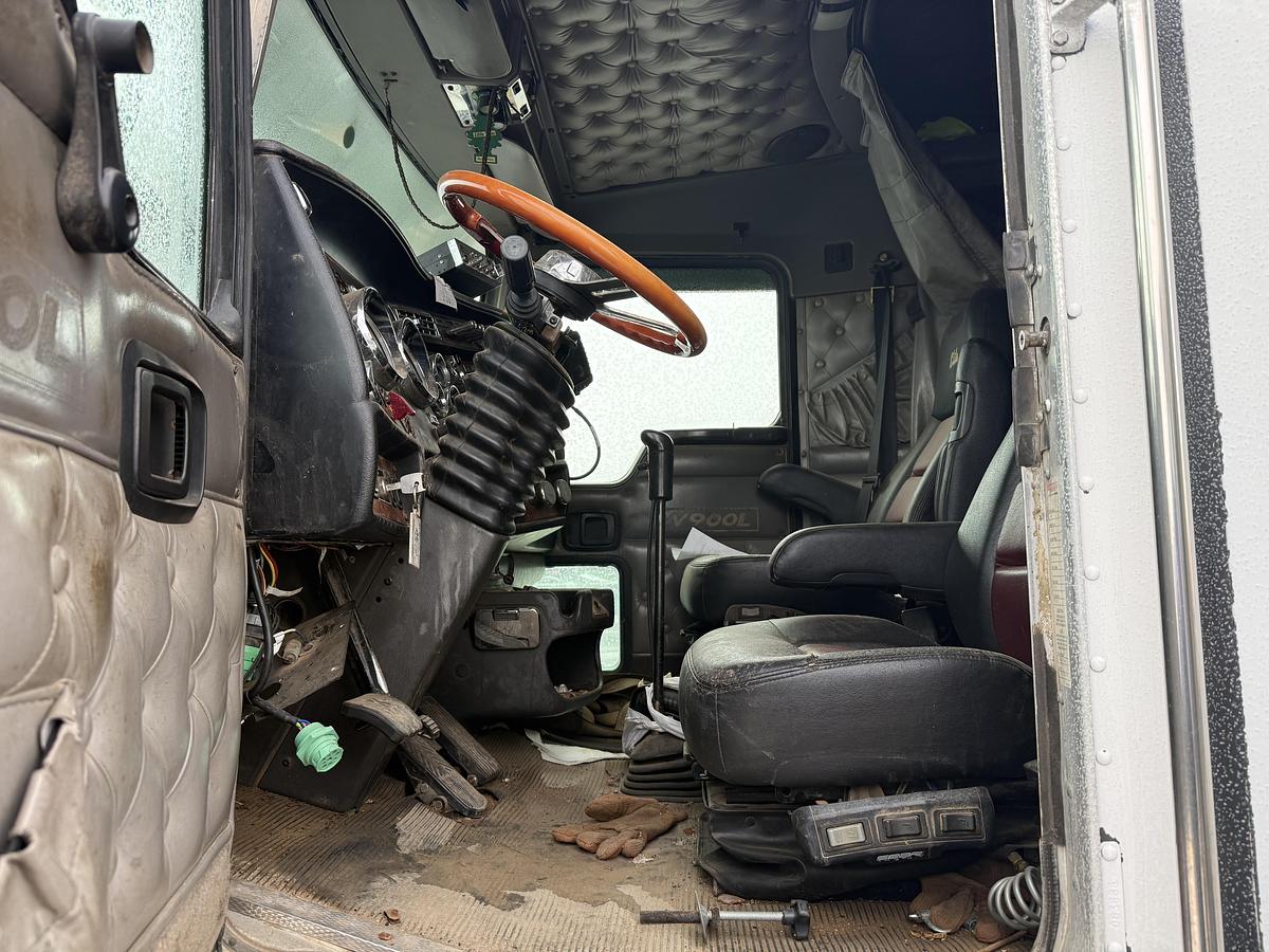 Used 2004 Kenworth Slick Truck