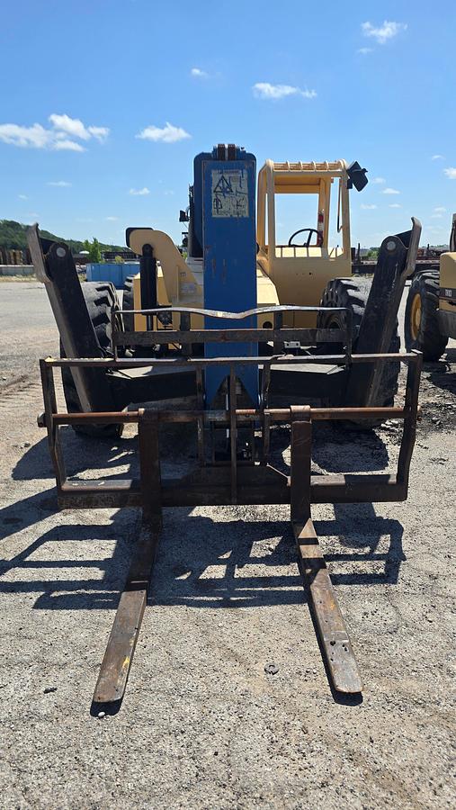 Used 2011 Skytrak 10042 Telehandler