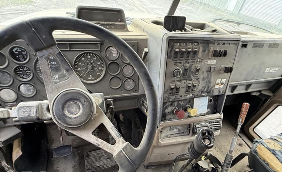 Used 1999 Mack CH613 60K Mech Winch Truck
