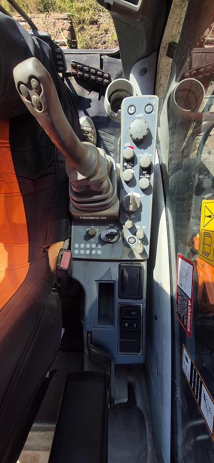 Used 2015 HitachiZaxis 160LC