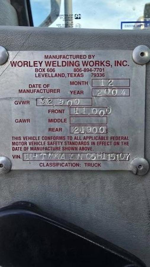 Used 2004 International 4400 SBA 4x2 Acid Truck