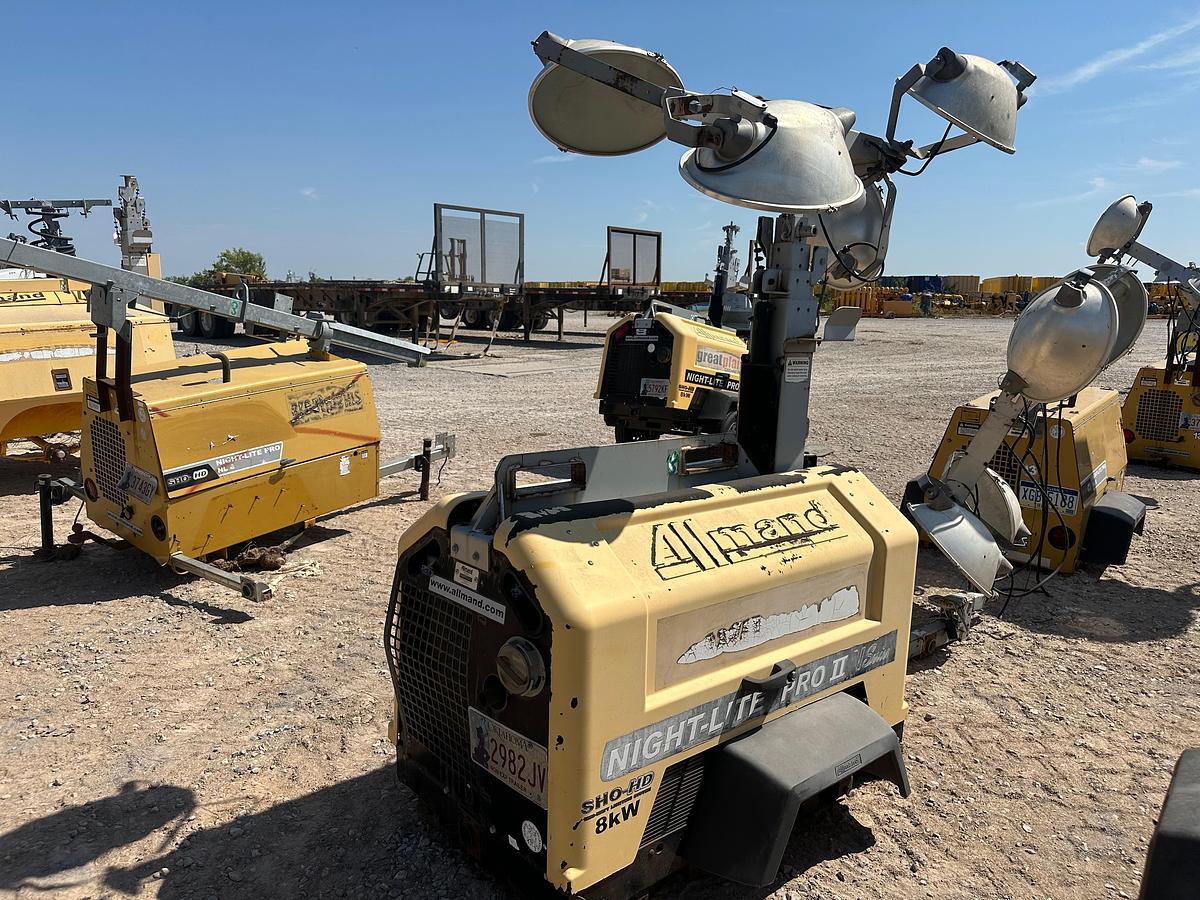 Used Allmand night-lite 8kw Light Plant with Cat Engine, Inoperable, Missing Axle.